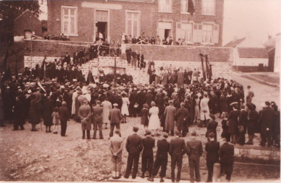 Franière – place communale – guerre 40-45 – retour des prisonniers et déportés