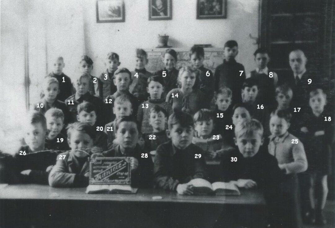 Franière – rue de l’Ecole – école primaire communale – classes de 1947/1948